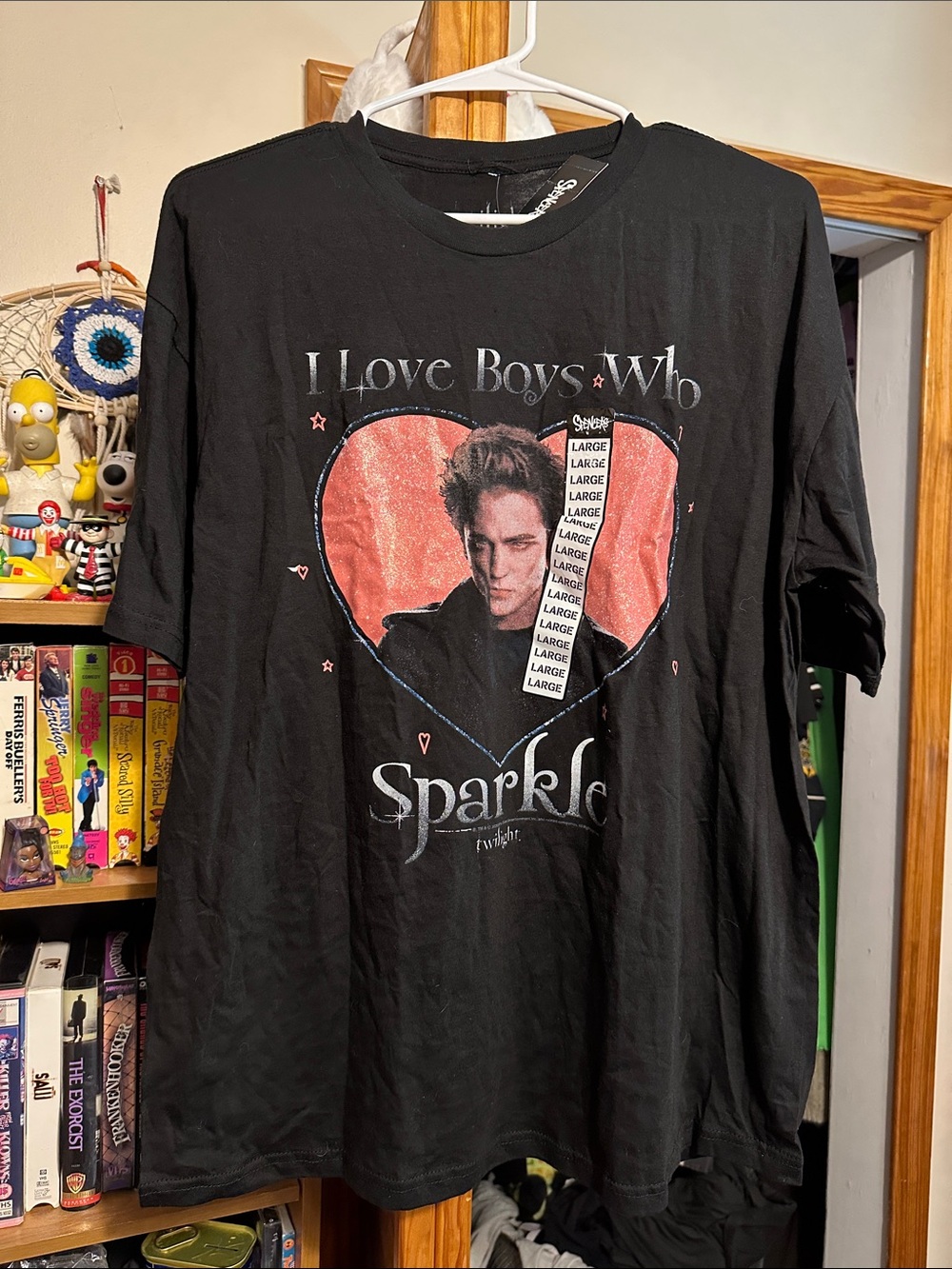 Twilight 'I Love Boys Who Sparkle' Black Graphic Tee